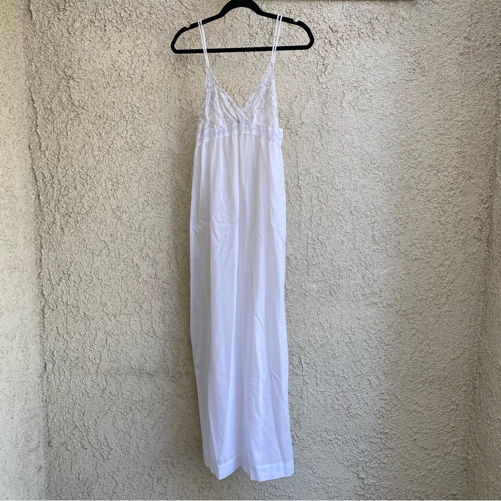 White Vintage Linen & Lace Nightgown